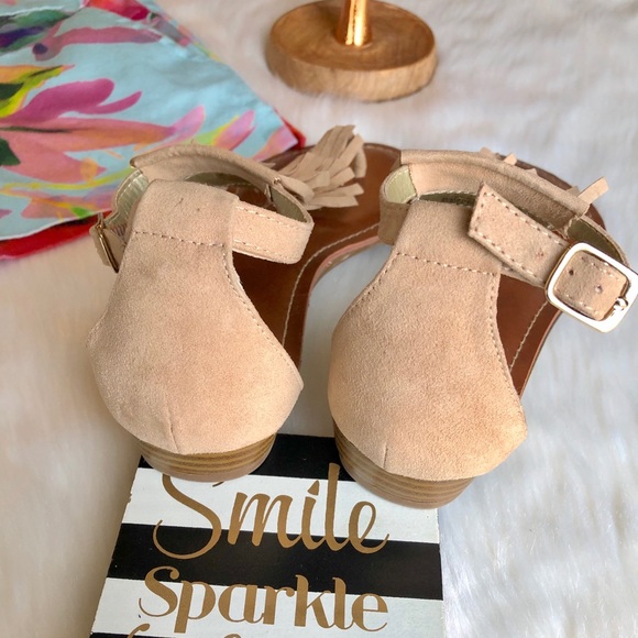 NWOB Carlos Santana Cream Fringe Sandal Size 8 1/2 - Picture 2 of 6